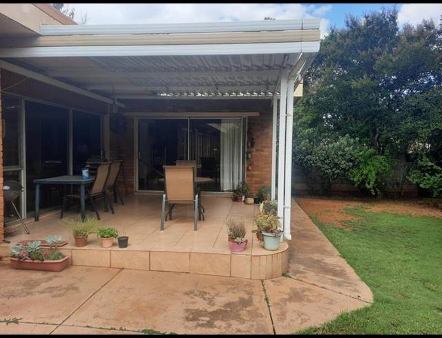 4 BEDROOM HOUSE FOR SALE IN VANDERBIJLPARK SE 2
